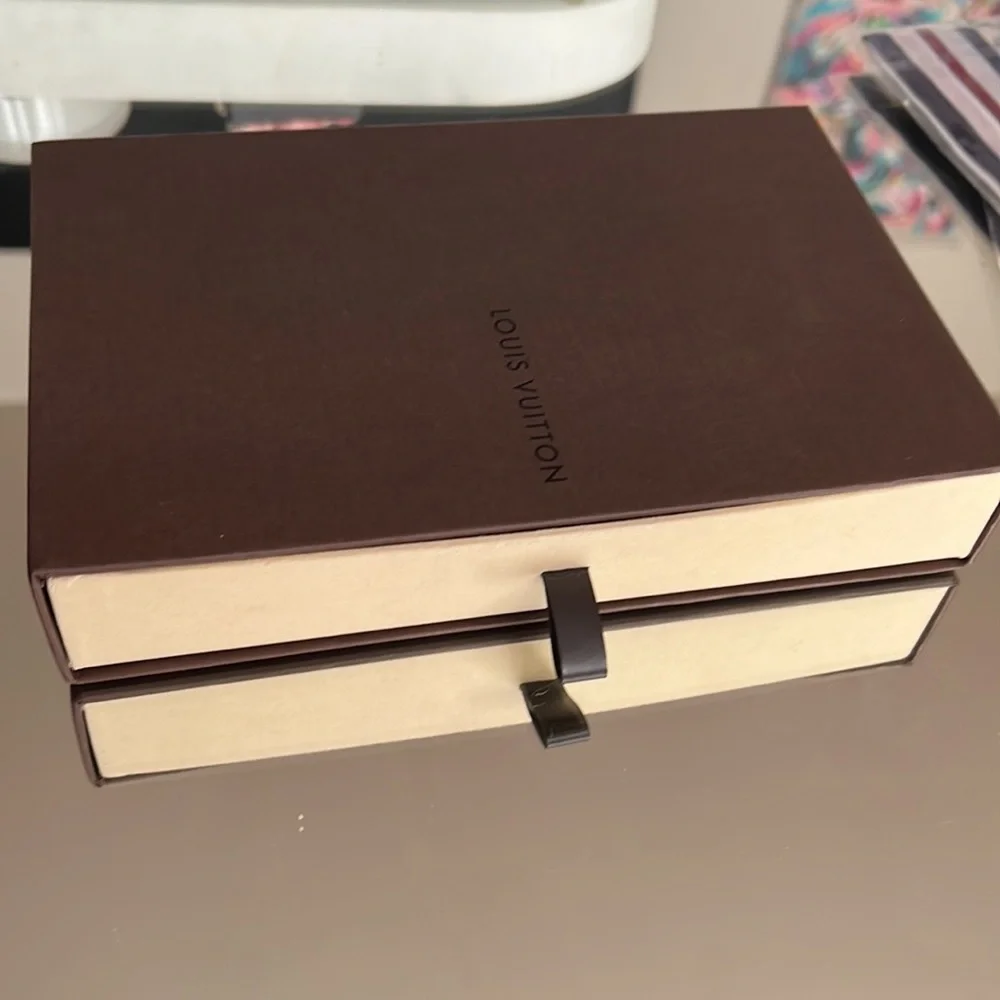 Louis Vuitton Red Vernis Agenda PM with Box🔥🔥🔥 - Picture 16 of 16